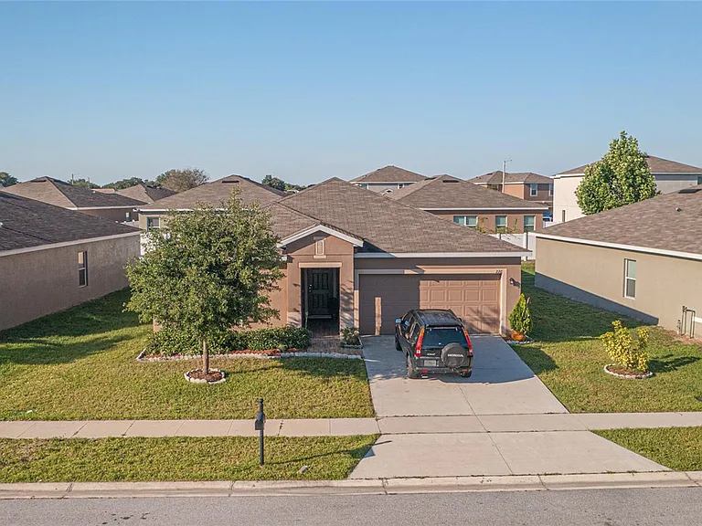 226 Oleander St — Photo 1