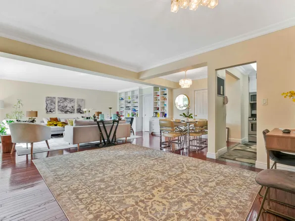 45 Sutton Place South image 8 of 35