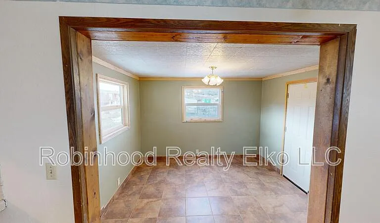 778 Lamont Dr — Photo 8