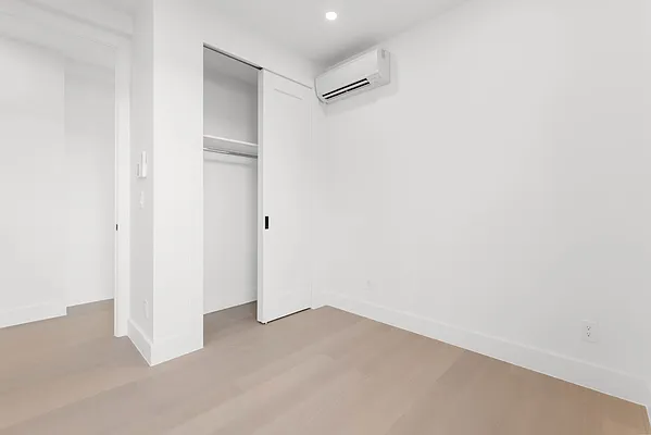 Rented by REAL New York | media 23