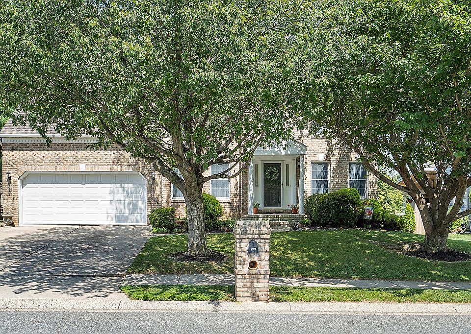 1st image of 302 Streett Cir