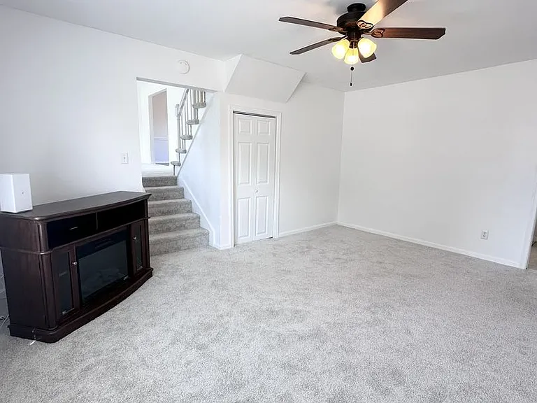 509 Bowling Green Ct — Photo 12