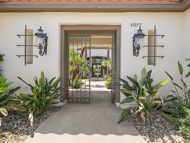 81055 Legends Way — Photo 43