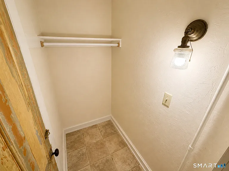 111 Rockwell St #1 — Photo 17
