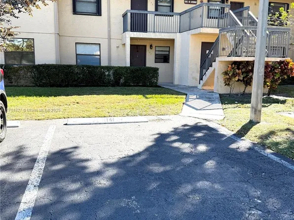 137 NW 93rd Ave #103, Pembroke Pines, FL 33024