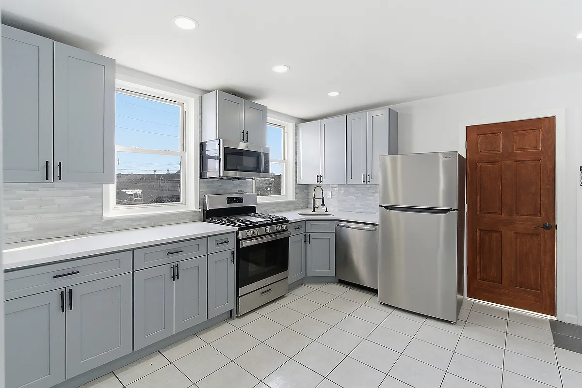 Building Photo - 280 Wilson Ave #2L