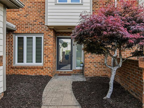 2nd image of 565 Sherwood Hills Dr