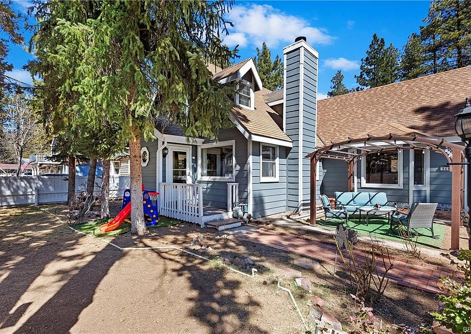 1st image of 948 Tinker Bell Ave