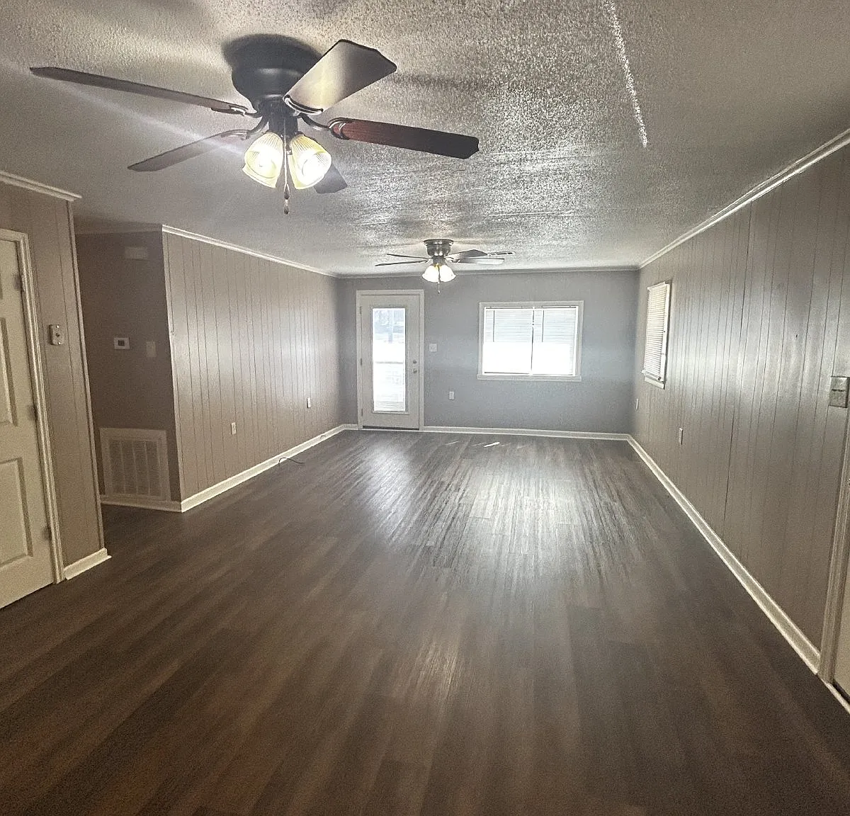 3 bed, 1.5 bath, 1400 sqft, $1,000 — Photo 4
