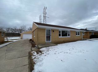 5701 W Allerton Ave, Greenfield, WI 53220