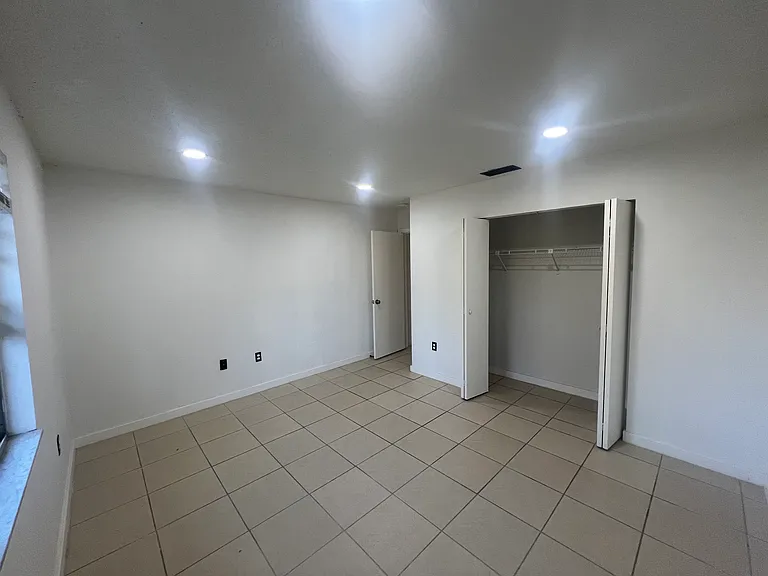 354 Camillia Ln #B — Photo 11