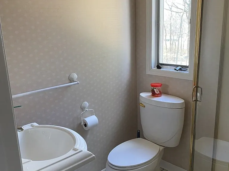 530 E Passaic Ave — Photo 22