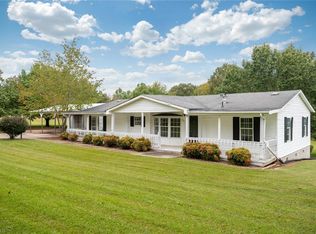 411 Apple Rd, Reidsville, NC 27320