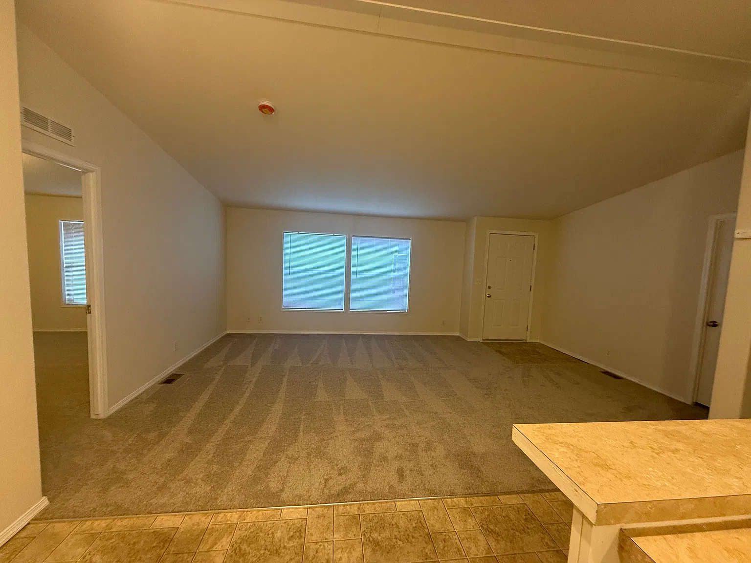 3 bed, 1232 sqft, $2,195 — Photo 2