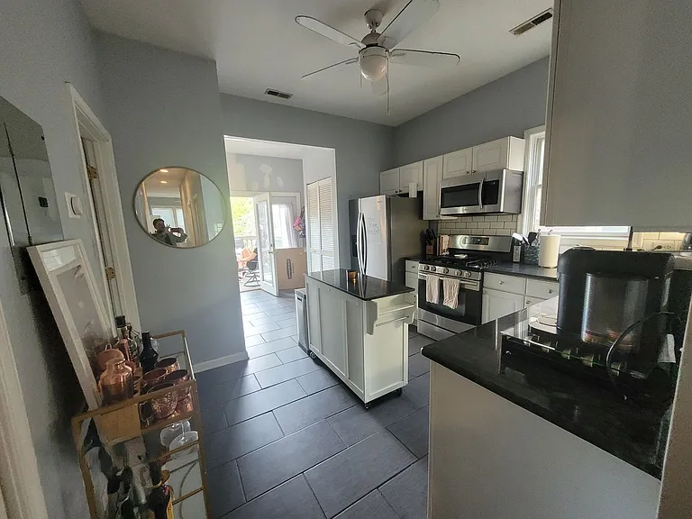 1456 N Orleans St — Photo 8