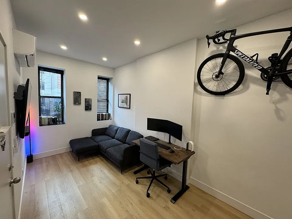 245 S 3rd St #1L