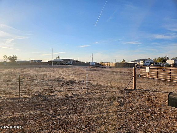 2nd image of 3816 S WHISPERING SANDS Drive