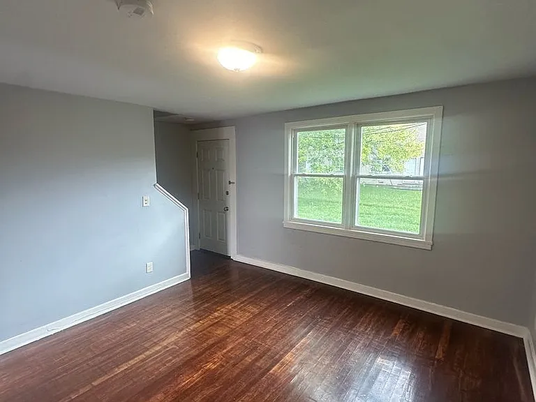 3-9 Benefield Place — Photo 2