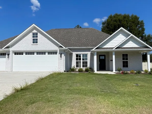 1032 Southern Hills Dr, Milan, TN 38358