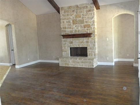 3rd image of 205 Oakwood Creek Ct