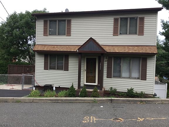 2nd image of 10 Hugo Ave