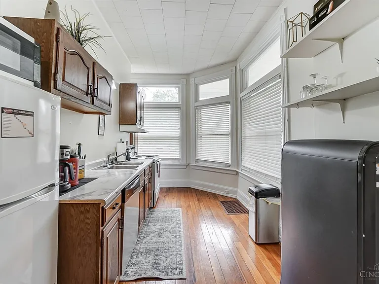 2126 Alpine Pl #1 — Photo 6