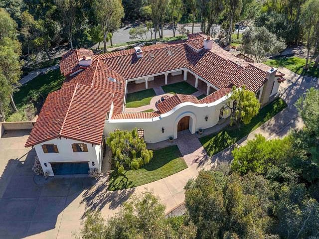 1st image of 5443 Calzada Del Bosque