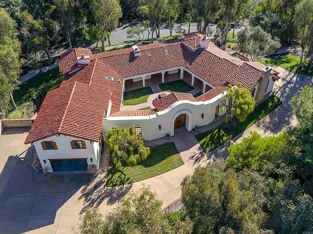 5443 Calzada Del Bosque