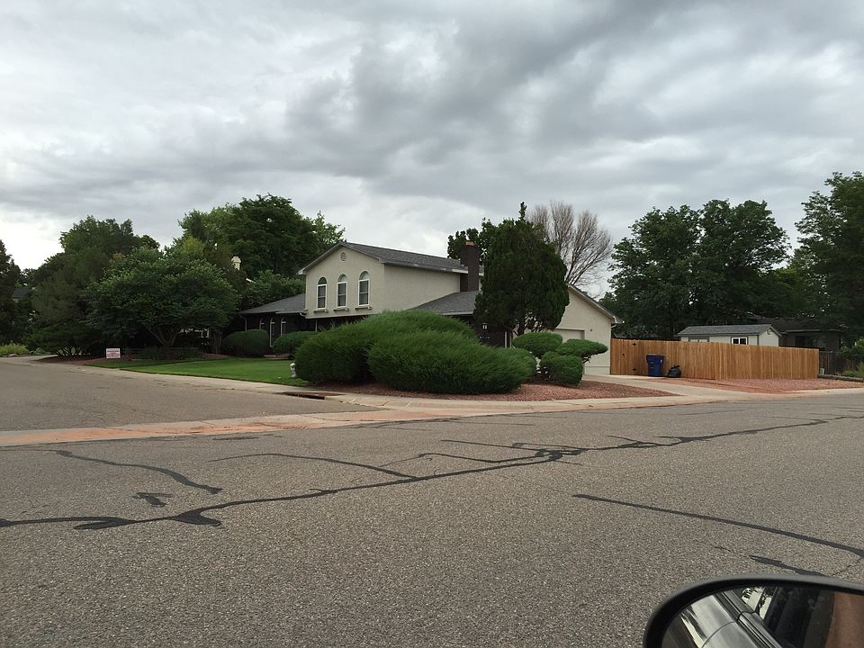 1st image of 2 Belaire Dr