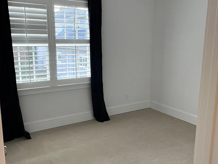511 Devereux St — Photo 23