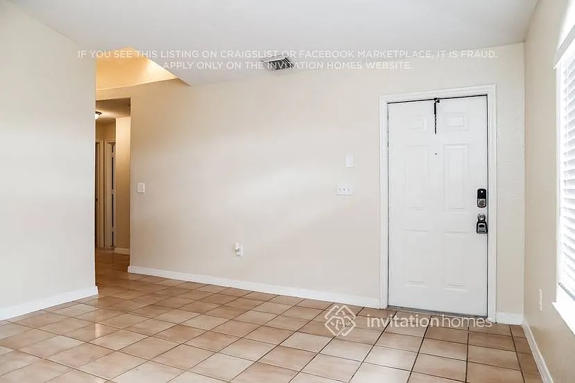 9991 NW 126th Ter Hialeah Gardens, FL 33018 — Photo 2