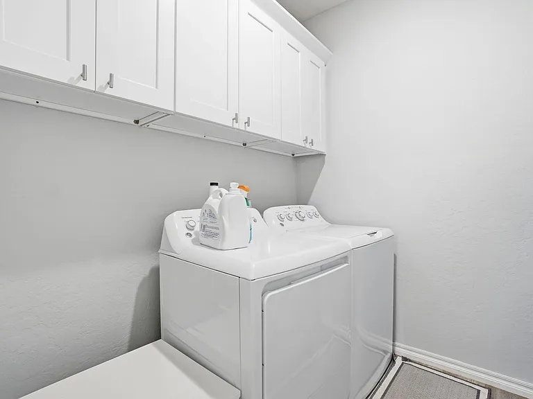 4254 Mesa Dr — Photo 20