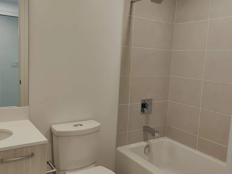 65 Mutual St #1607 — Photo 8