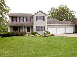 2668 Becky Thatcher Rd, Muscatine, IA 52761