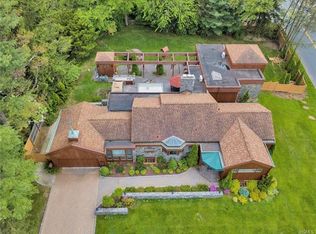 18 Deerhurst Rd, Scarsdale, NY 10583