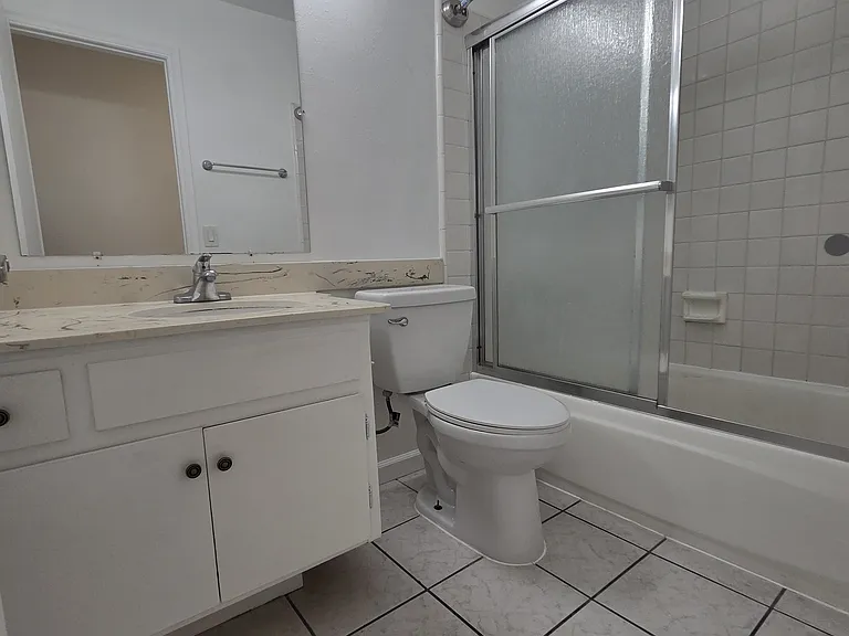 630 E Avenue J4 — Photo 8