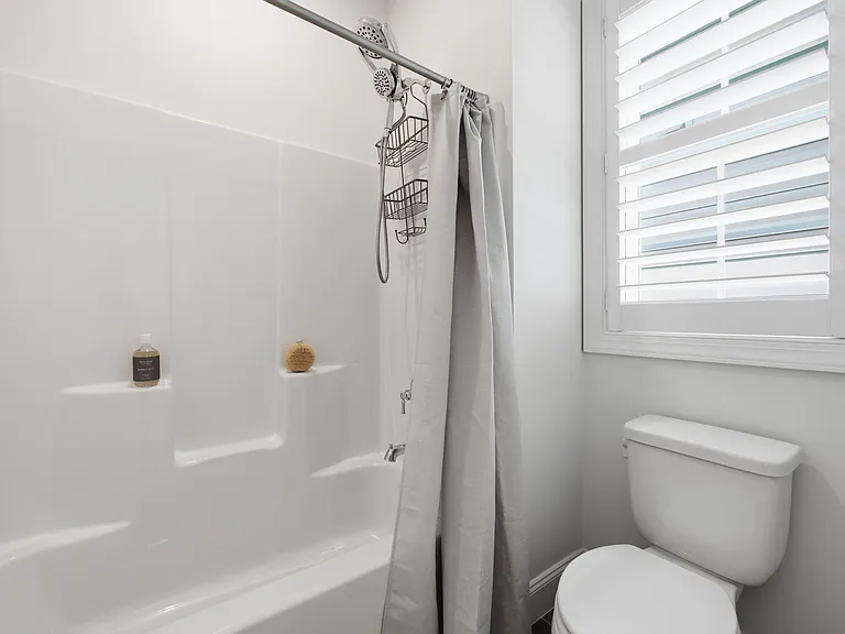 1017 Whistler St — Photo 34