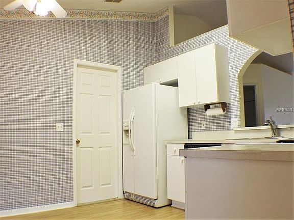 3rd image of 2123 Donegan Pl