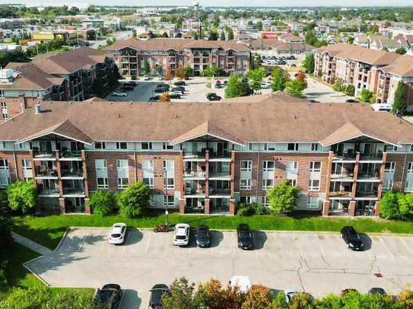 41 Goodwin Dr #202, Guelph, ON N1L 0E7