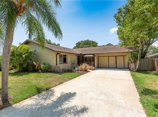 1853 Laurelwood Ln, Dunedin, FL 34698