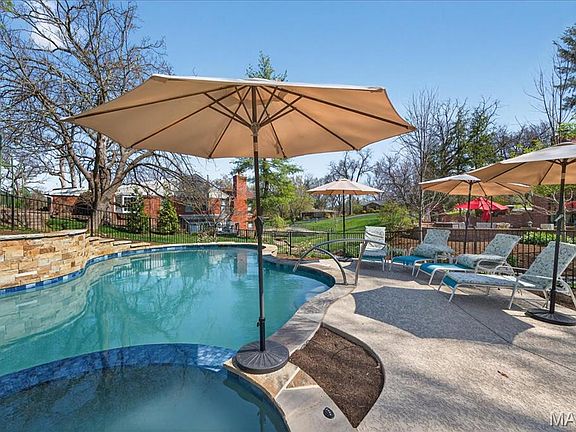 38th image of 10 Vouga Ln