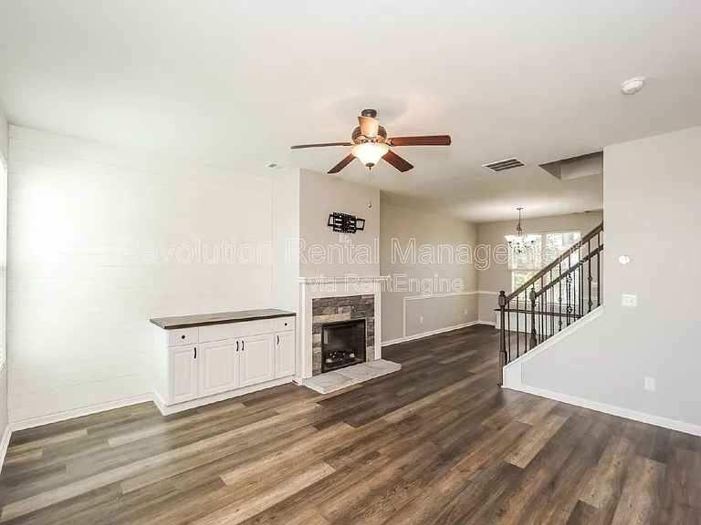 116 Slate Dr — Photo 2