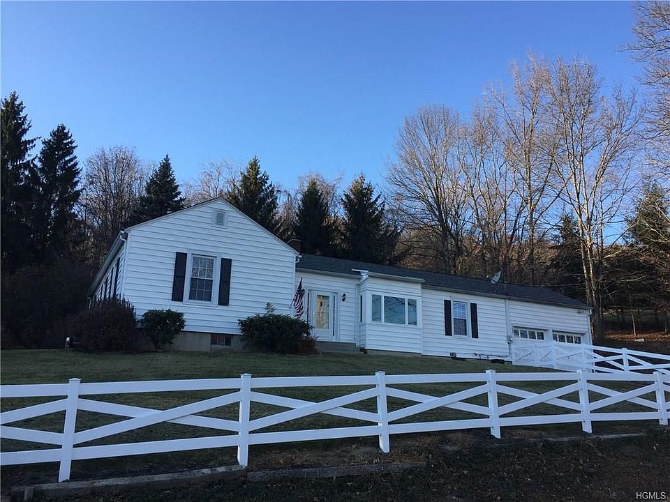2nd image of 730 Mountain Rd