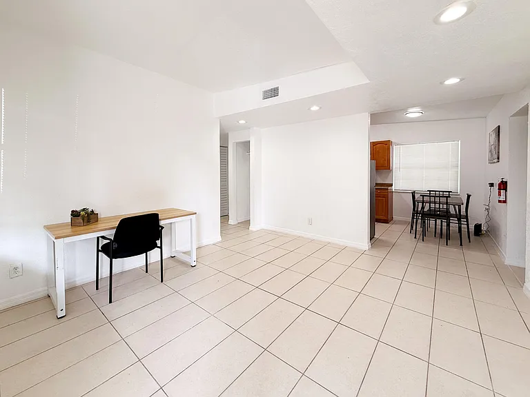 Briarwood Rd — Photo 10