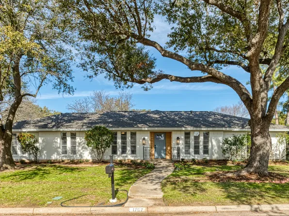 1707 Carlton Dr, Arlington, TX 76015