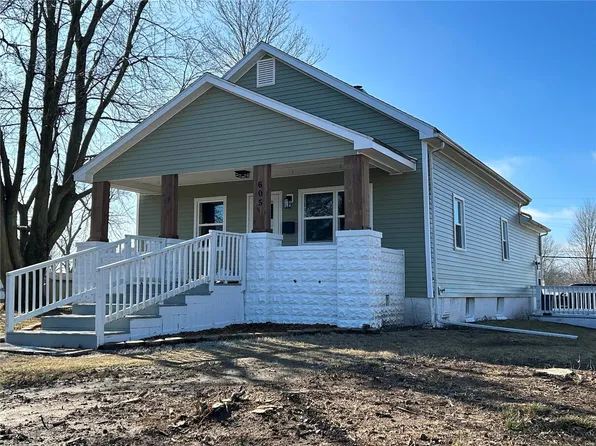 605 S 8th St, Vandalia, IL 62471