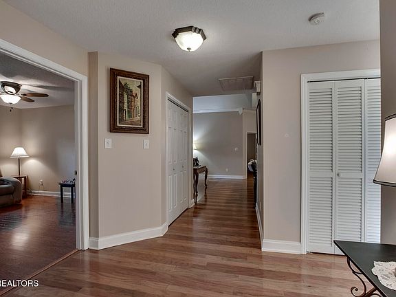 5th image of 3220 Lightspring Ln