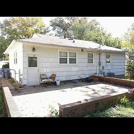 3rd image of 9835 Medford Dr