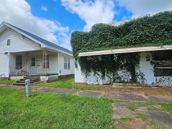 2nd image of 831 Altamont St