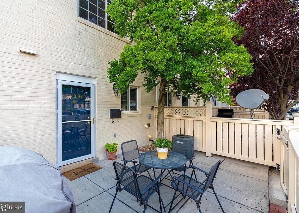 Entrance/ Patio